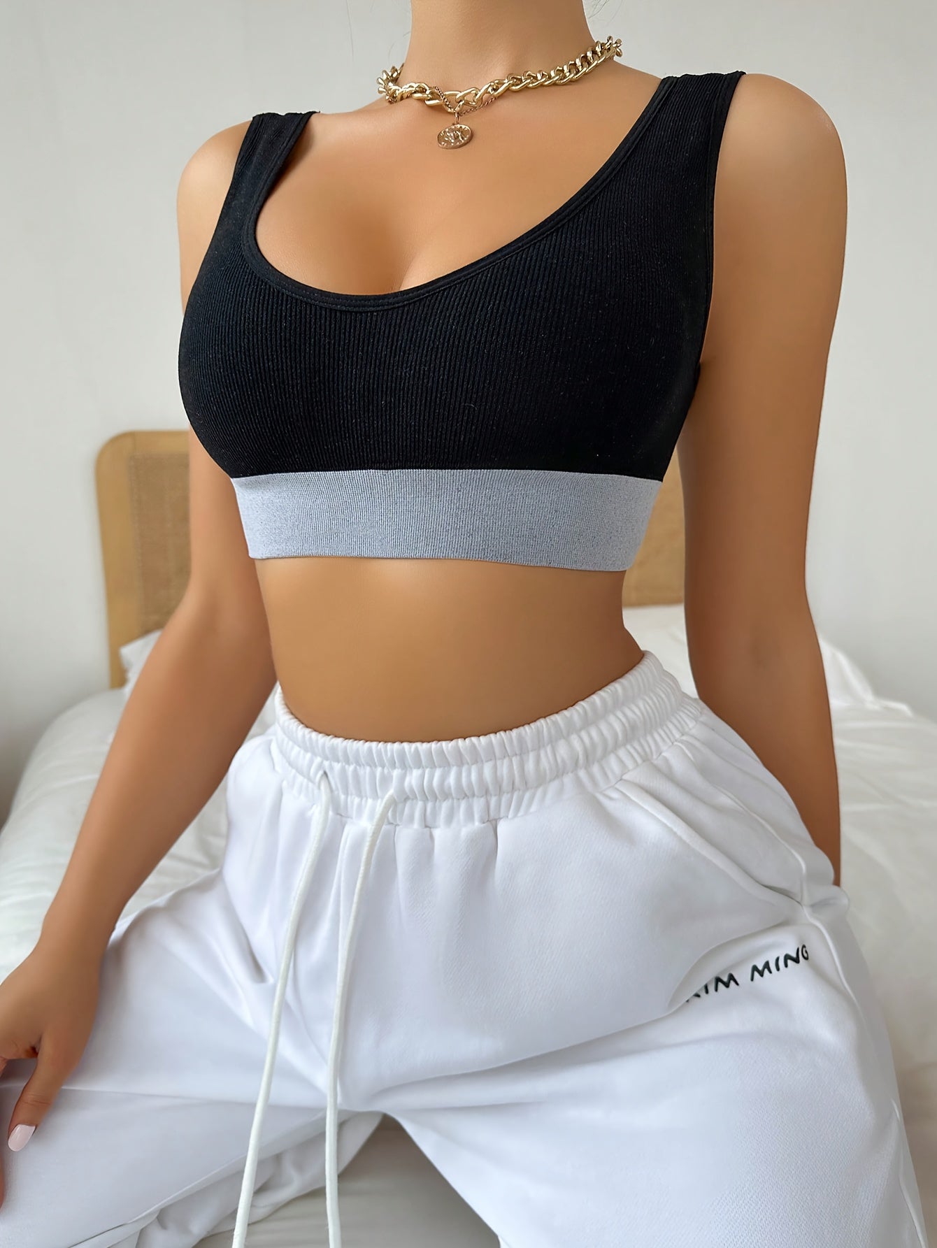 Colorblock Sports Bra Comfy & Breathable Stretch Intimates