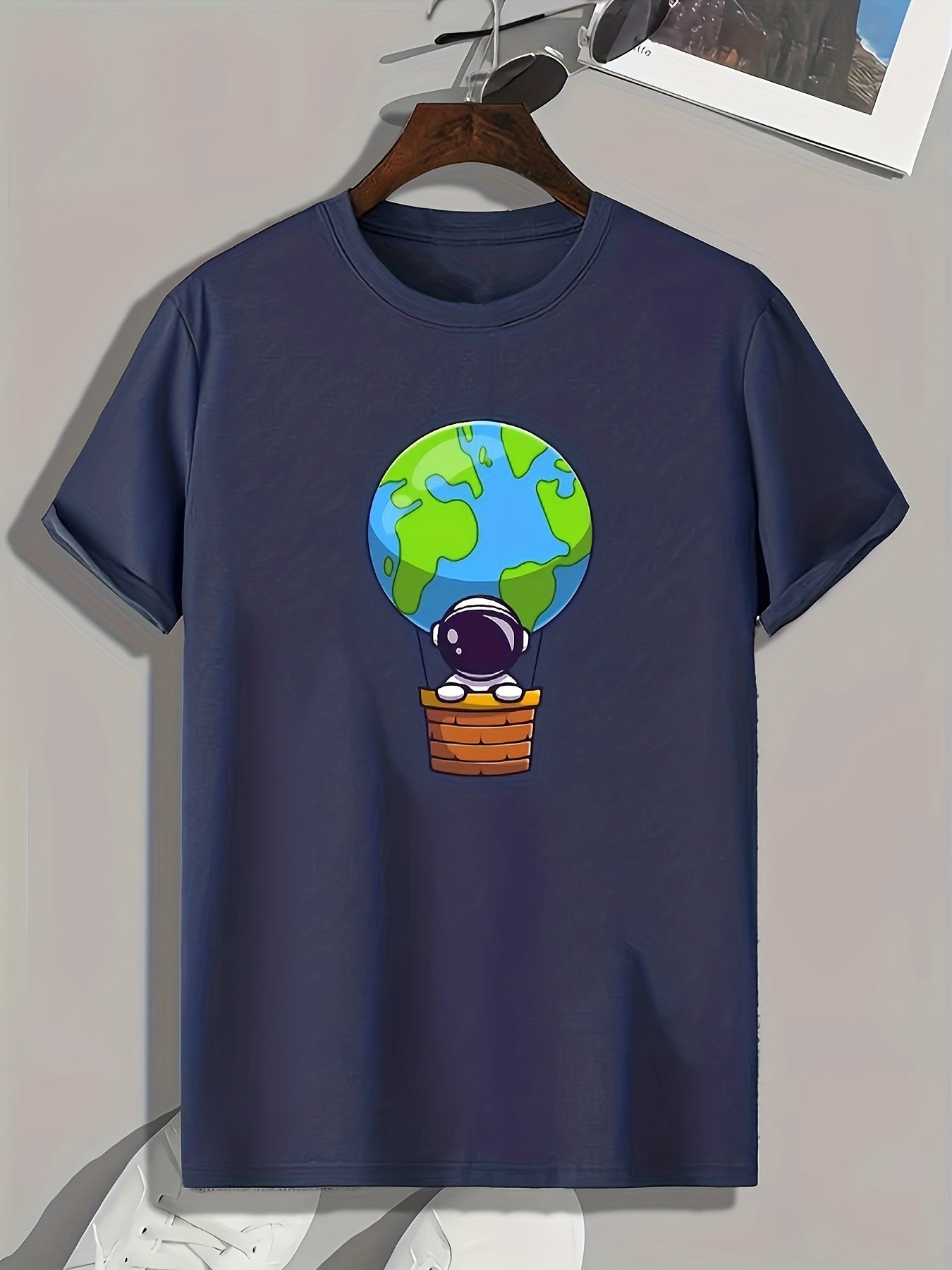 Men's Green Earth Pattern Print Slim Fit T-shirt