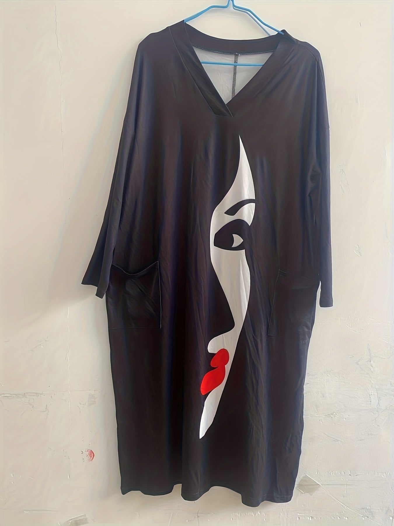 Women's Abstract Face Print Long Sleeve V Neck Dress