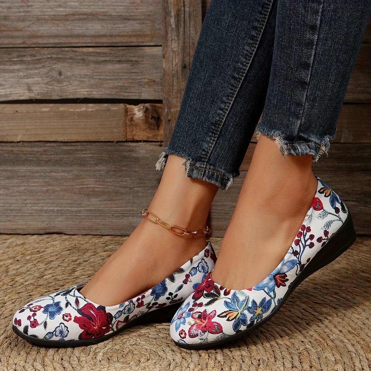 Women's Flower Pattern Slip-On Outdoor Shoes Lightweight & Comfortable