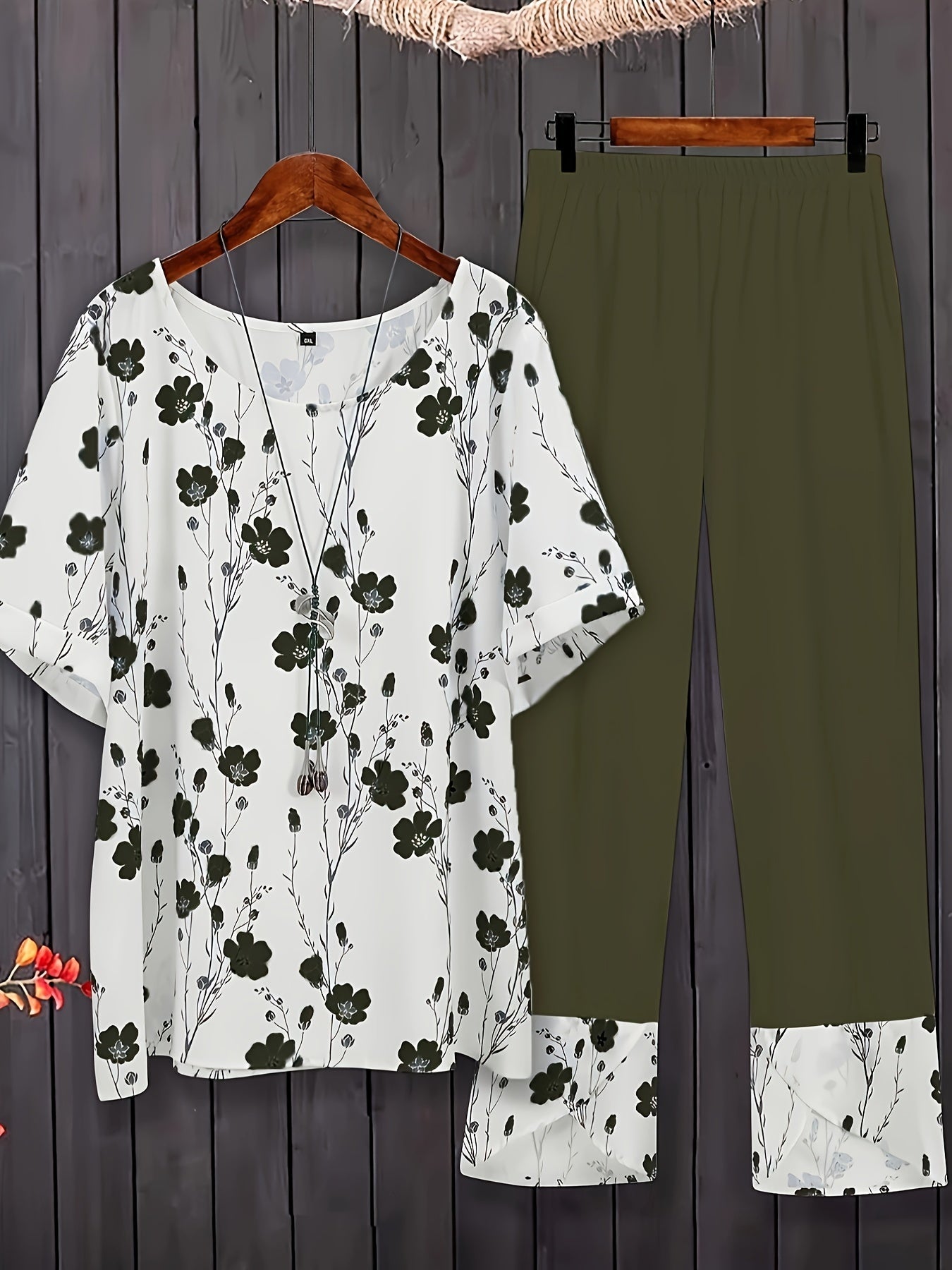 Women's Plus Floral Tee & Pants Two Piece Set