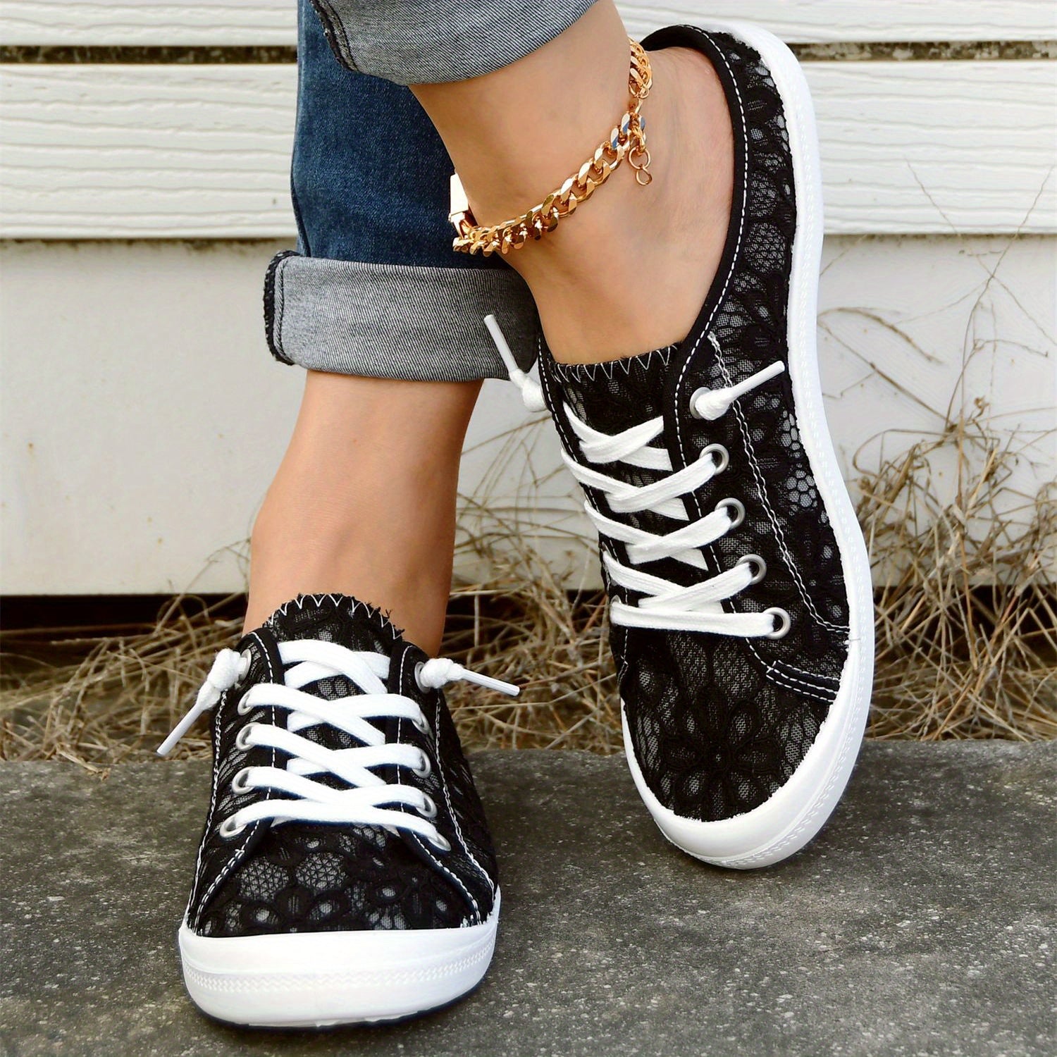 Women's Lace Canvas Shoes Round Toe Low Top