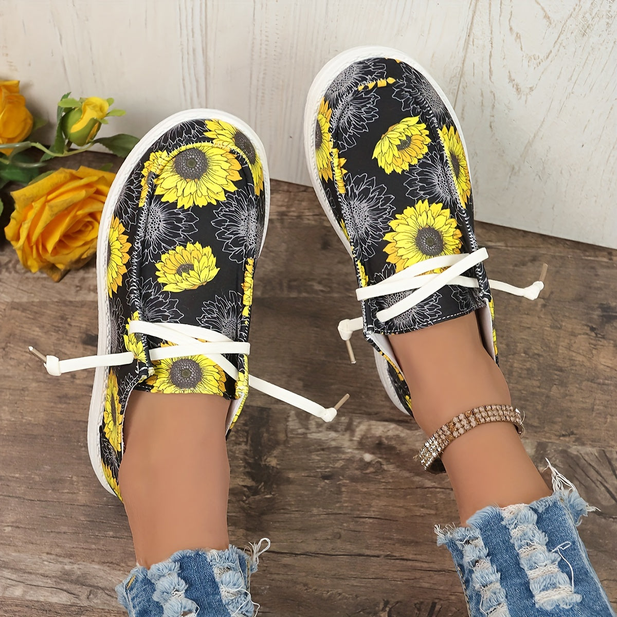 Women's Sunflower Skate Shoes Flat Canvas Lace-up Sneakers