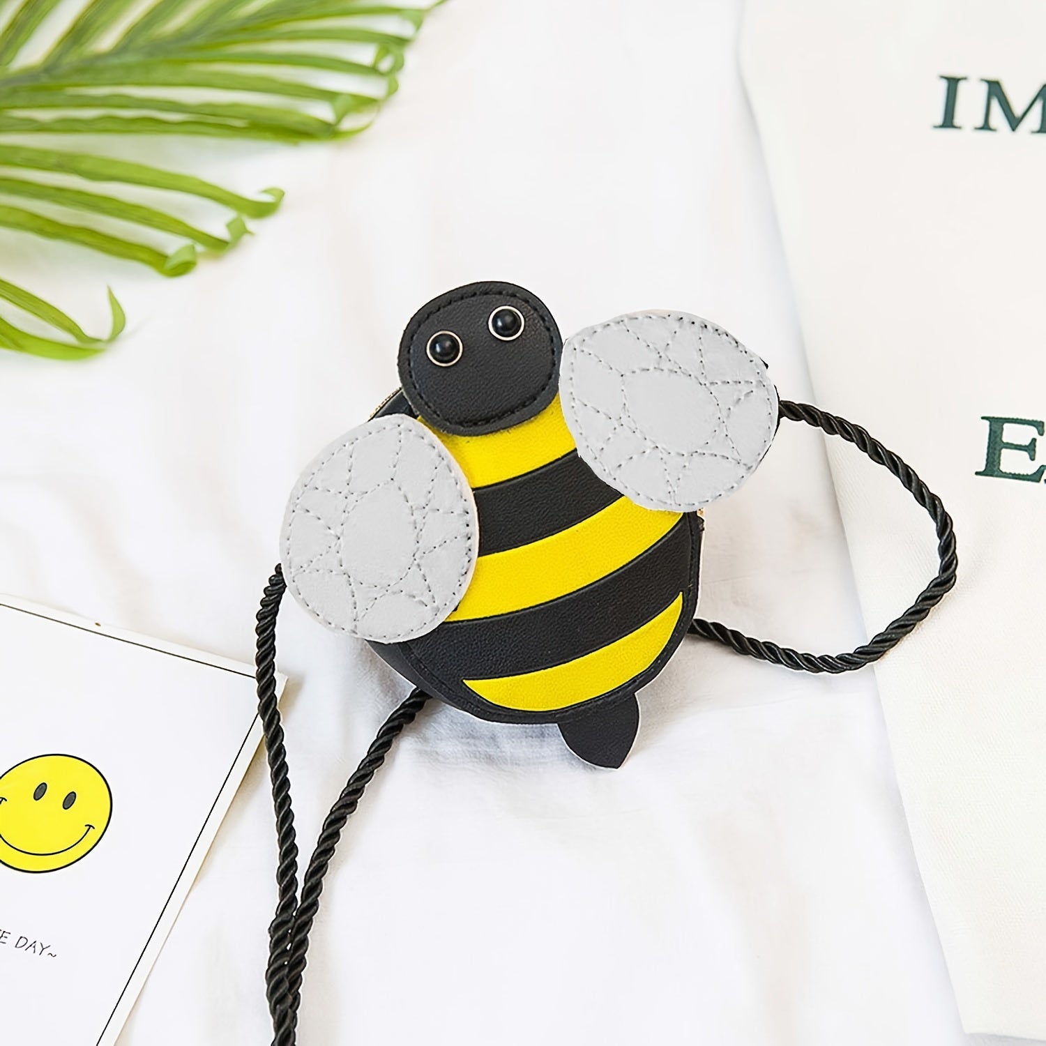 Kids Cartoon Bee Snail Shoulder Bag Cell Phone Pouch Wallet Mini Coin Pouch