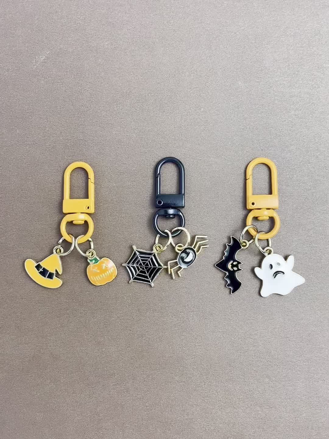 Creative Witch Pumpkin Spider Bat Keychain Wallets Backpacks Car Keys Pendant