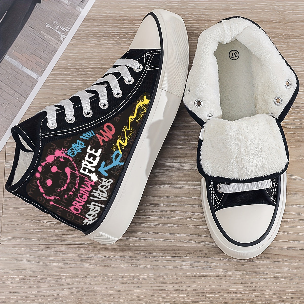 Smiling Graffiti Print Plush Lined Thermal Chunky Canvas Sneakers