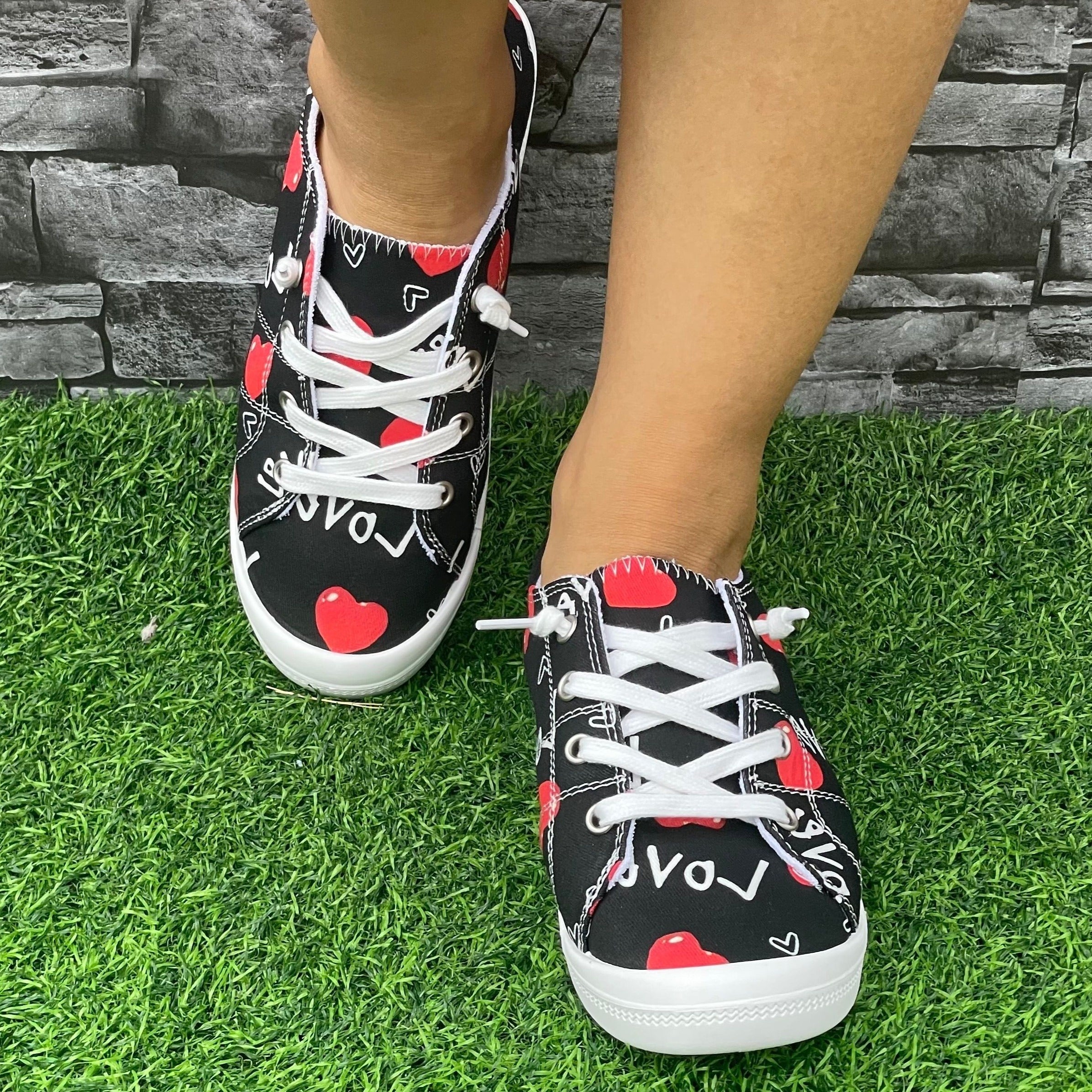 Fashionable Couple LOVE Red Heart Flat Skate Shoes