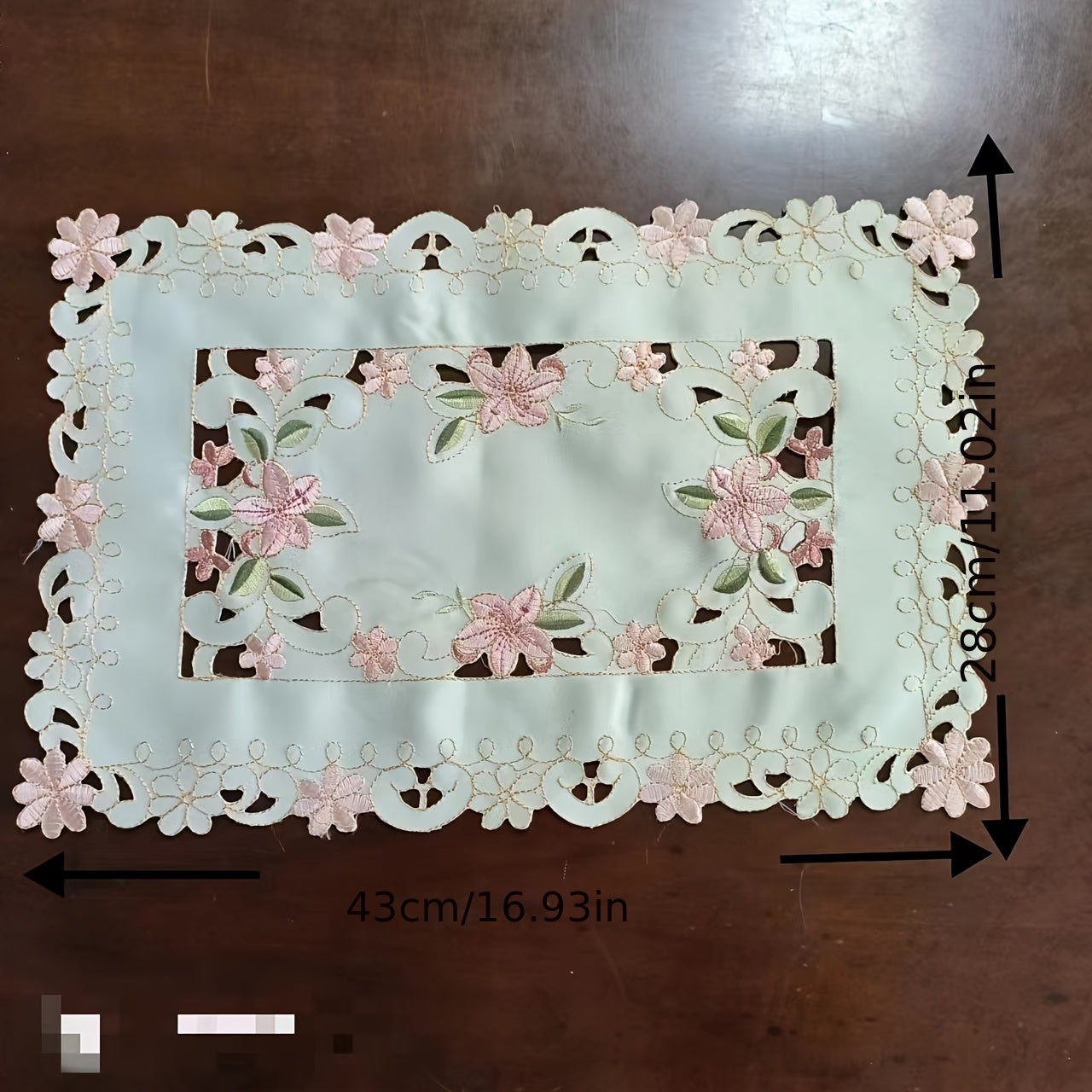 Pastoral Style Flower Embroidery Table Runner Set