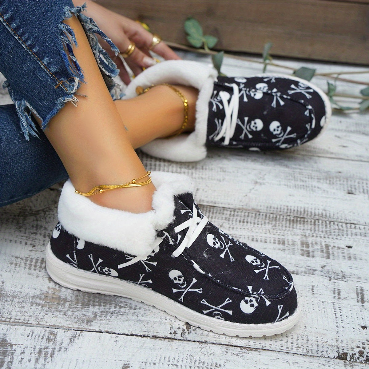 Women's Skull Pattern Fuzzy Canvas Shoes Slip On Low Top Plush Lined Snow Boots