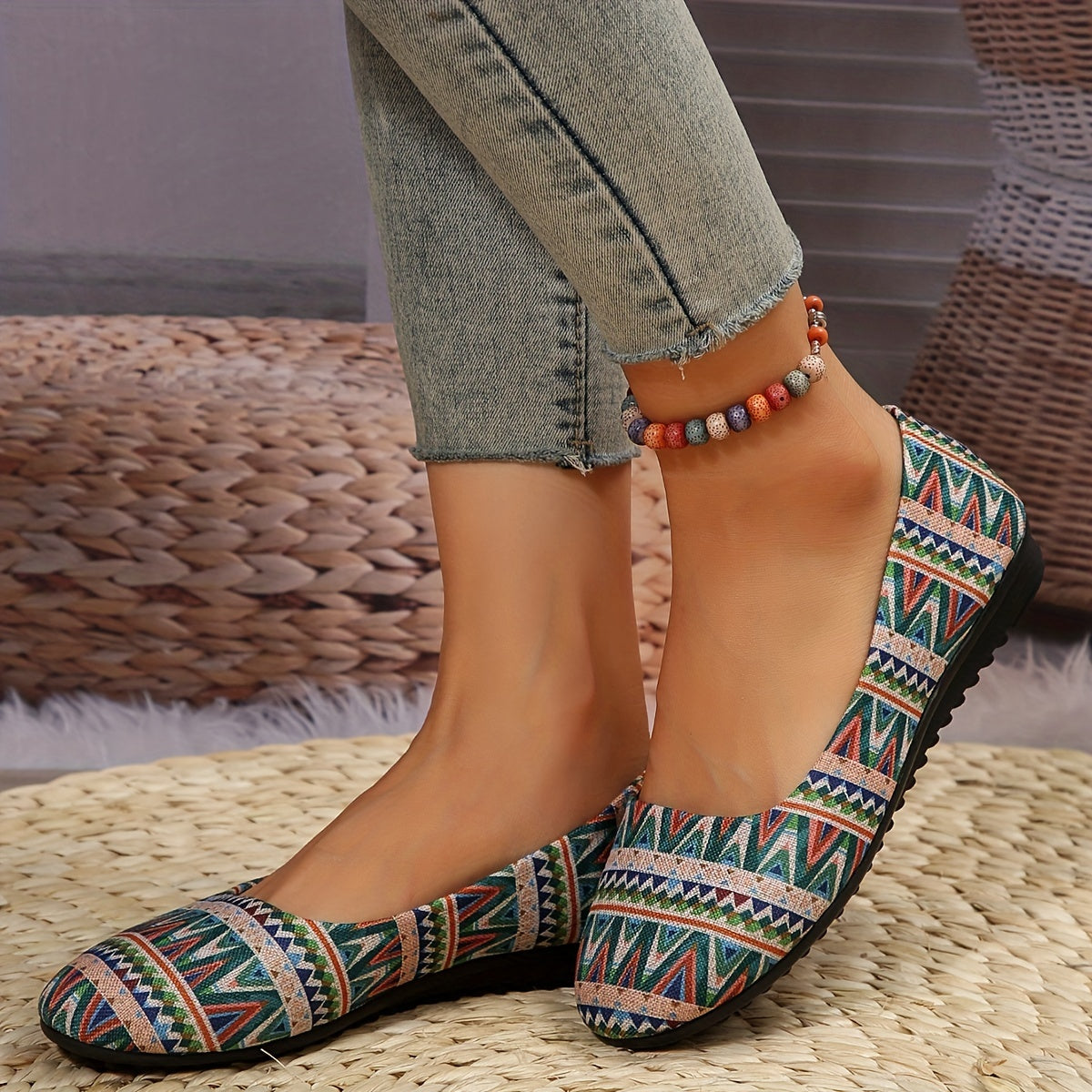 Women's Geometric Pattern Flat Shoes Slip On Closed Toe Comfortable Lightweight