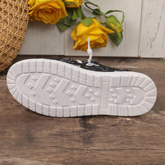 Women's Skateboard Shoes with Heart & Letter Pattern