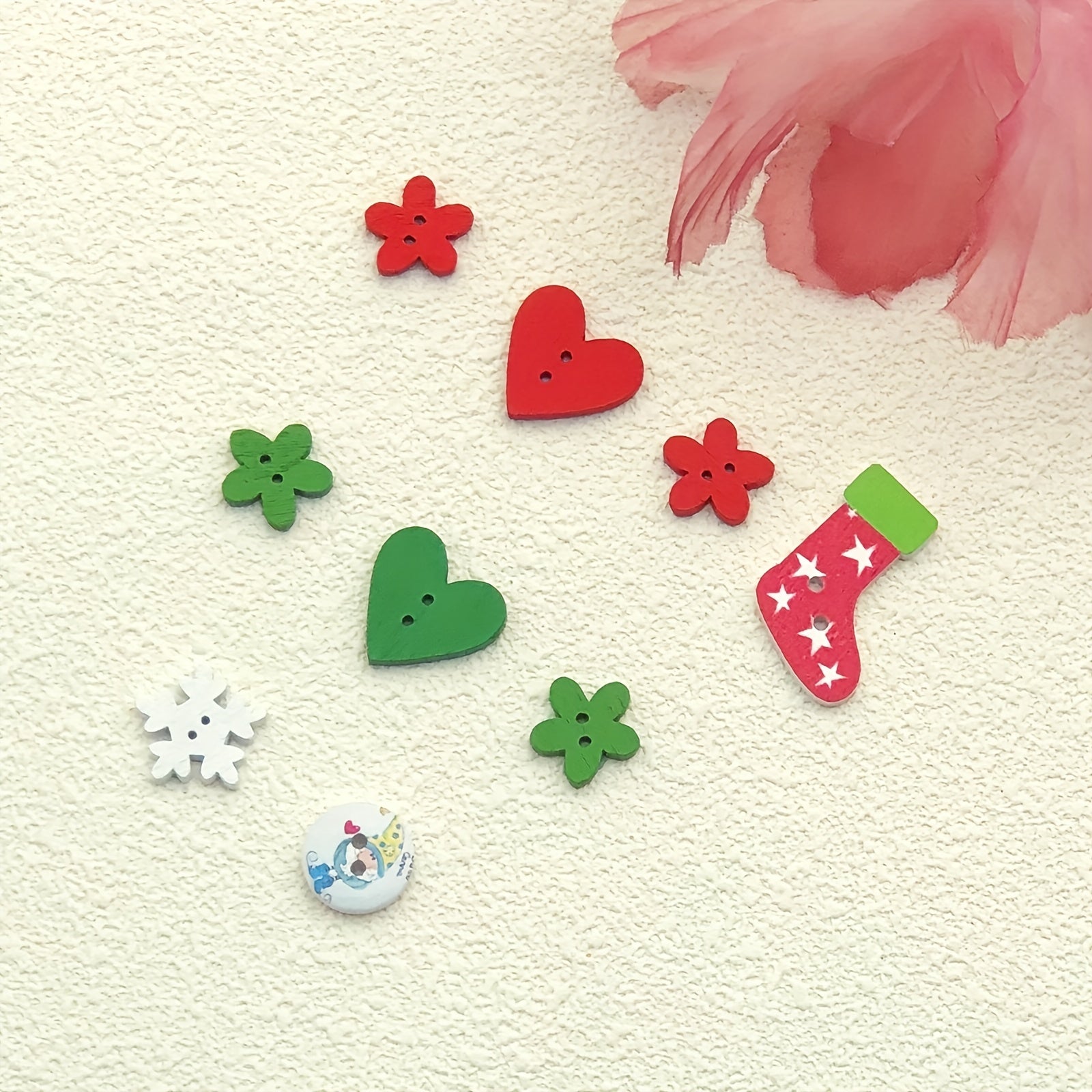 50pcs Mixed Christmas Wooden Buttons Mini Snowflake Christmas Socks DIY Sewing