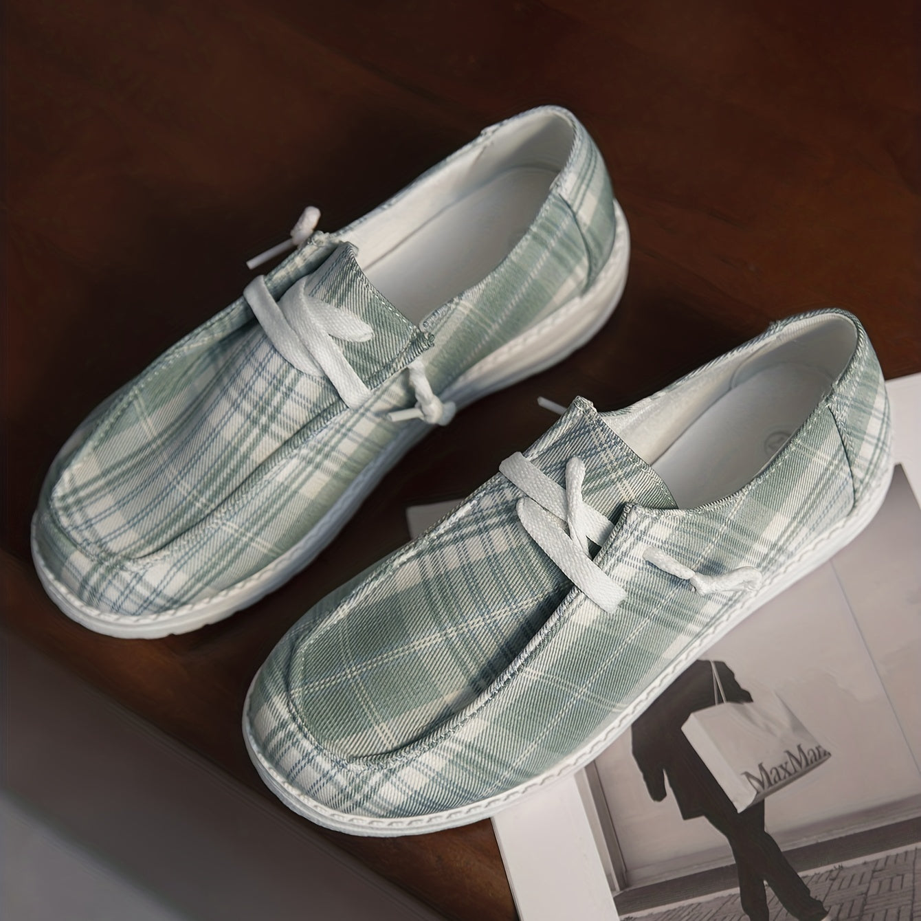 Light Green Plaid Pattern Canvas Shoes Lightweight Lace Up Outdoor Sneakers