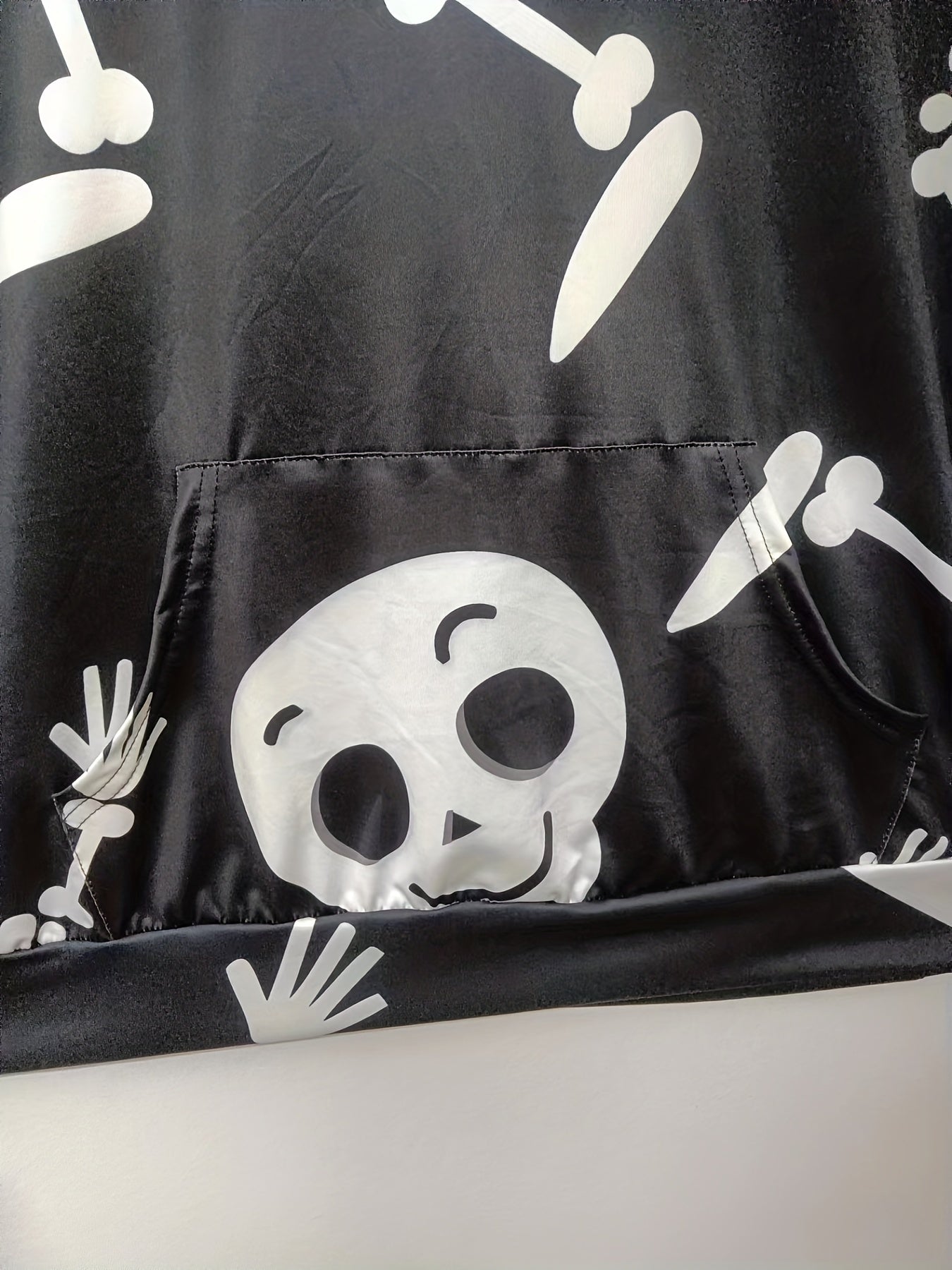 Skull Print Long Sleeve Hoodie With Pocket