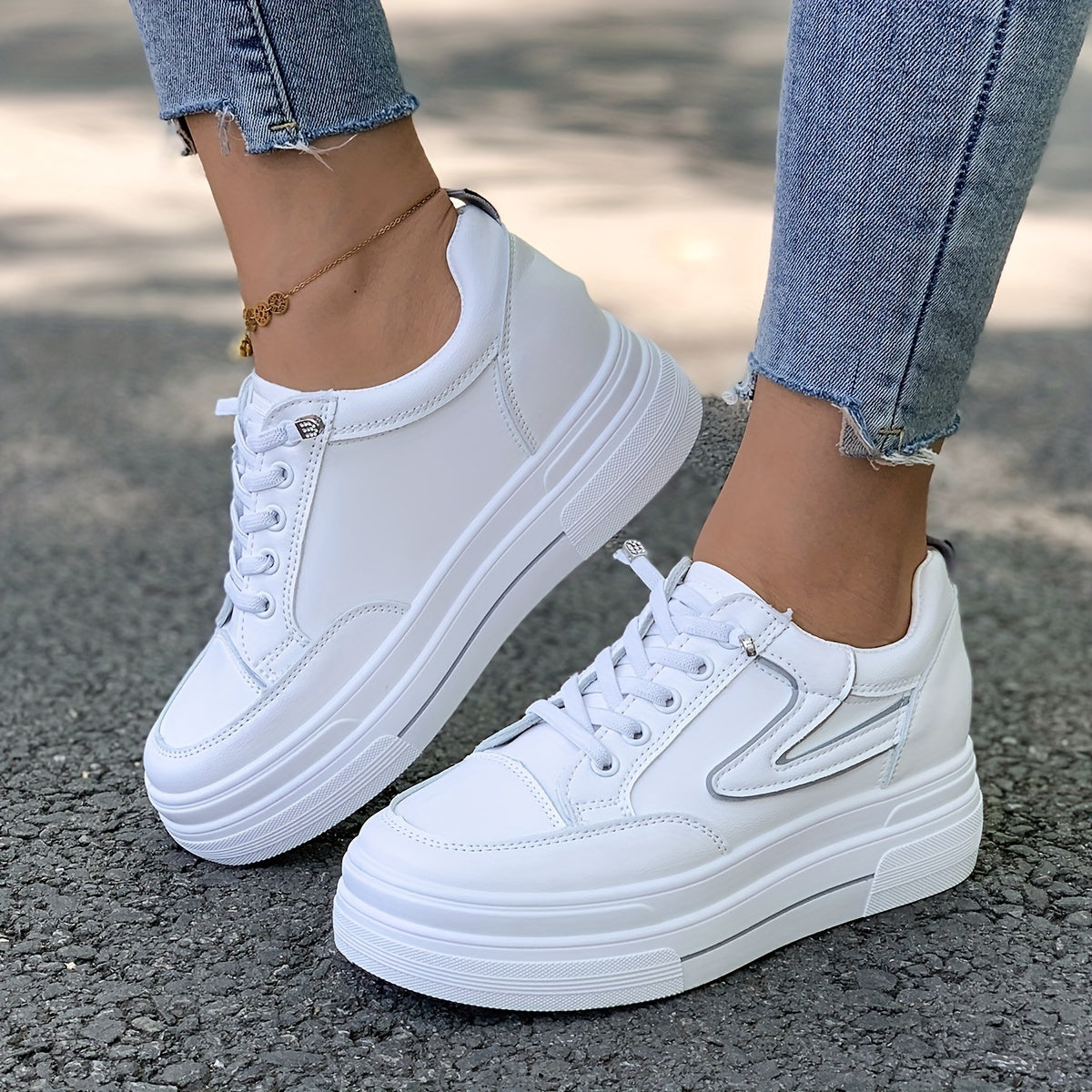 Women's Platform Skate Shoes Round Toe Low Top Slip On Sneakers