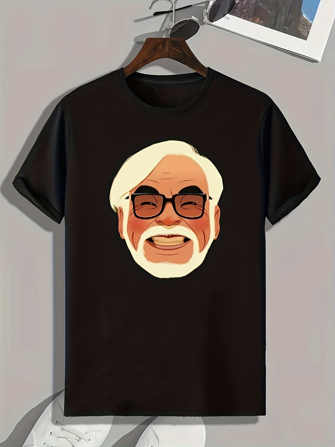 Benign Grandpa Portrait Print Men's Graphic T-shirt