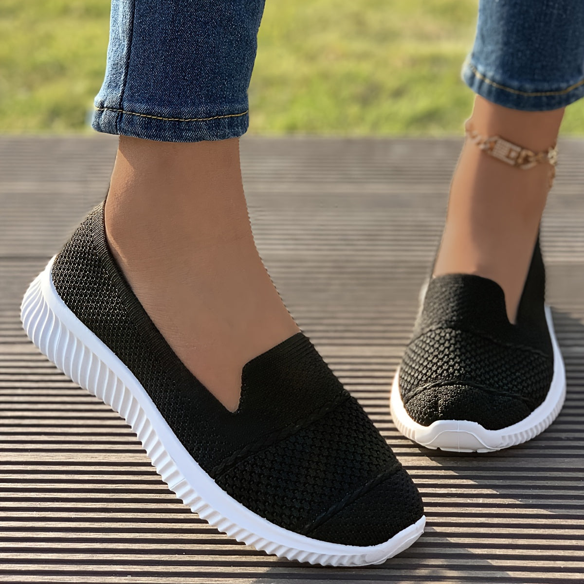 Women's Casual Lightweight Breathable Walking Shoes Low Top Sport Flat Shoes