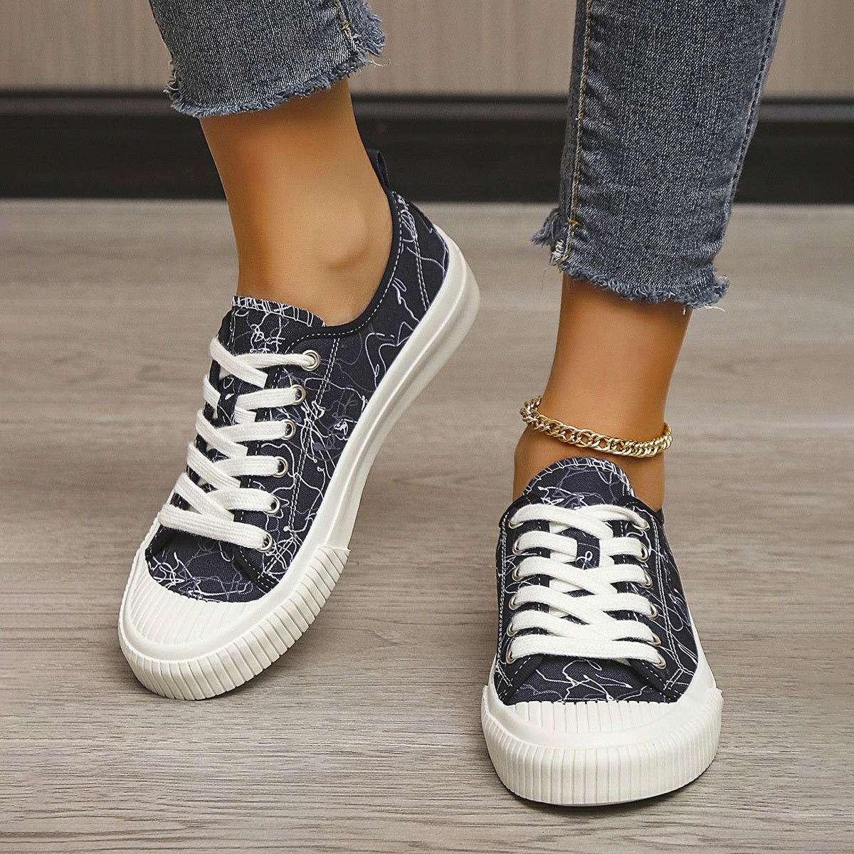 Women's Graffiti Printed Sneakers Low Round Toe Non Slip Biscuit Bottom Shoes