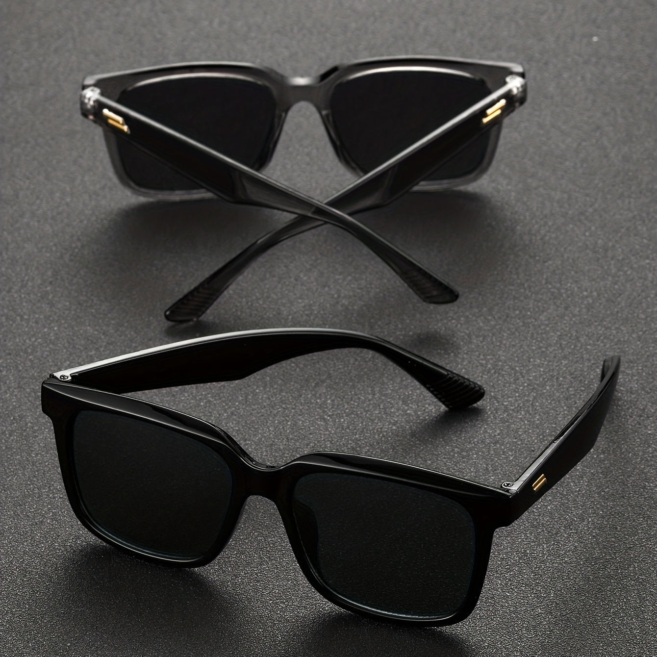 Men's Classic Round Sunglasses with Case