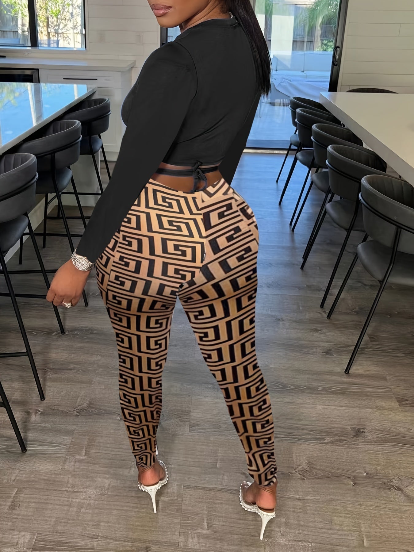 Solid Criss Cross Crop Tee & Geometric Print Skinny Pants Set Plus Size