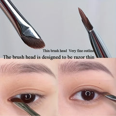 Precision Eyeliner Brush for Detailed Application