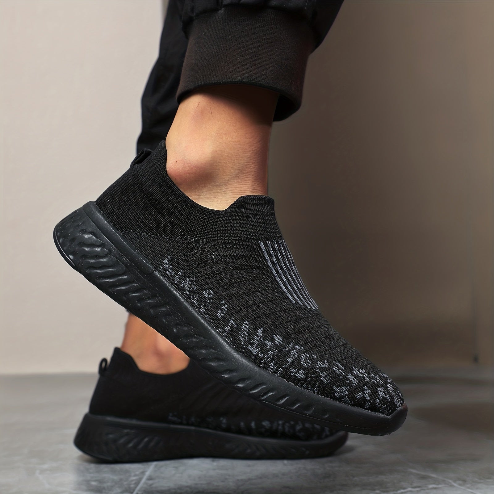Men's Slip on Sneakers Lightweight Athletic Shoes