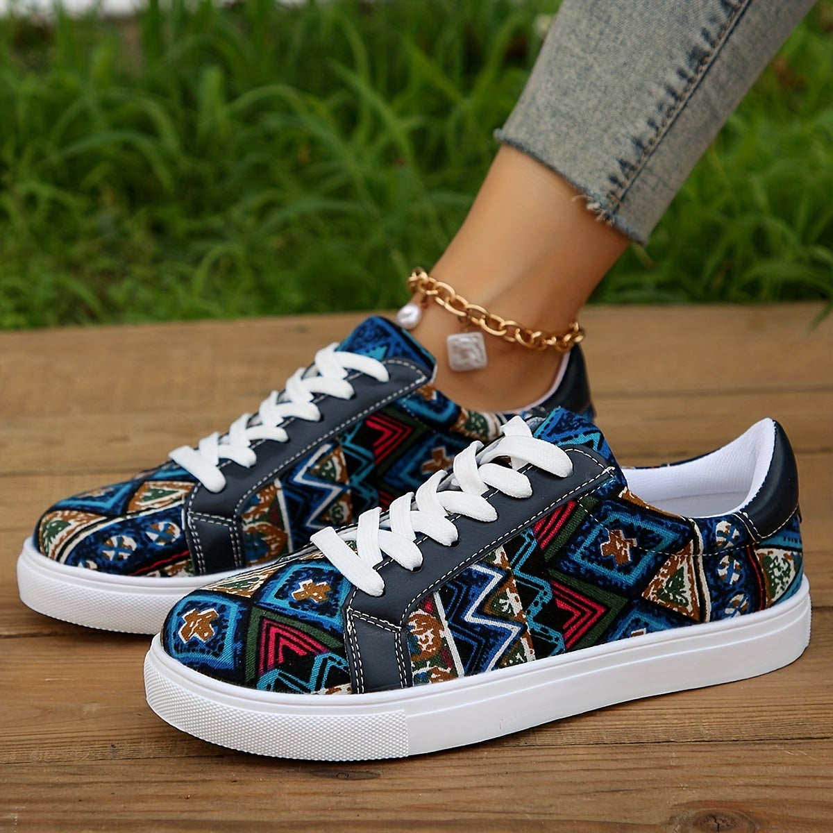 Women's Tribal Style Skate Shoes Lace Up Low Top Sneakers