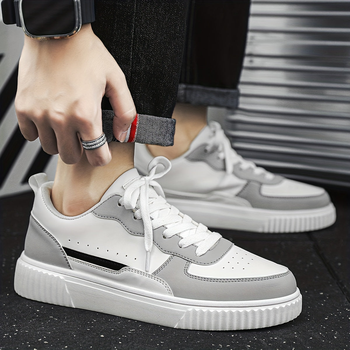 Men's Solid Skate Shoes Comfy Non Slip Lace Up Casual Sneakers