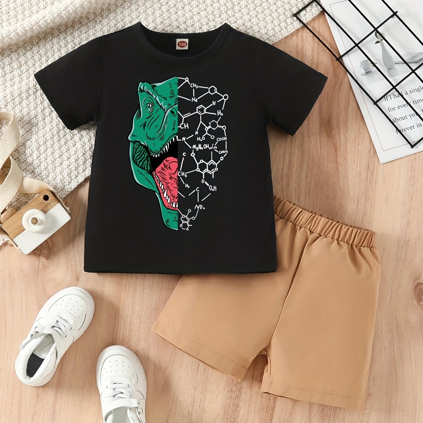 Boys Dinosaur & Chemical Elements Print T-shirt & Shorts Set