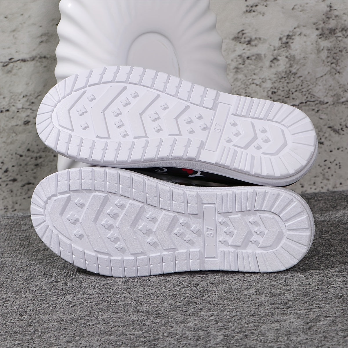 Flat Slip On Casual Shoes for Women Lightweight Soft Comfortable Walking Shoes