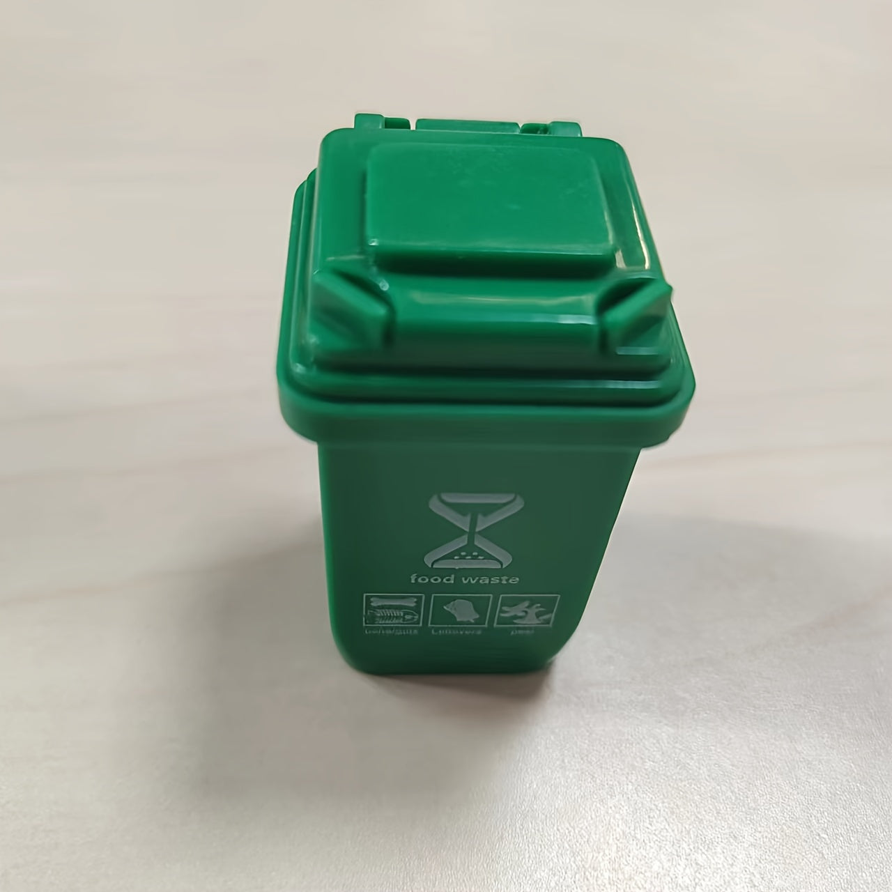 5 Mini Trash Can Models Open Lid 1/12 Doll House Scene Birthday Party Gift