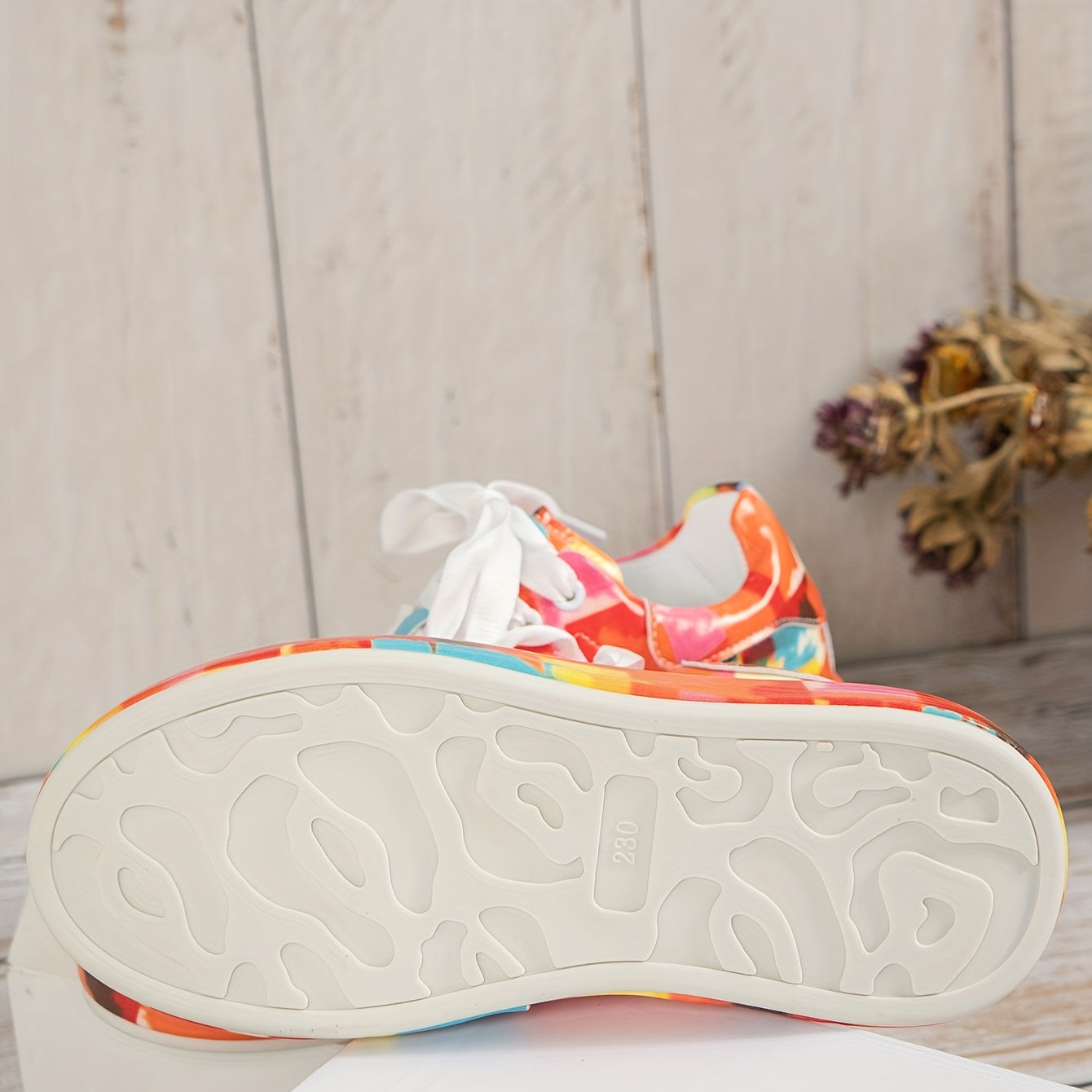 Women's Graffiti Pattern Sneakes Lace Up Outdoor Shoes Low Top