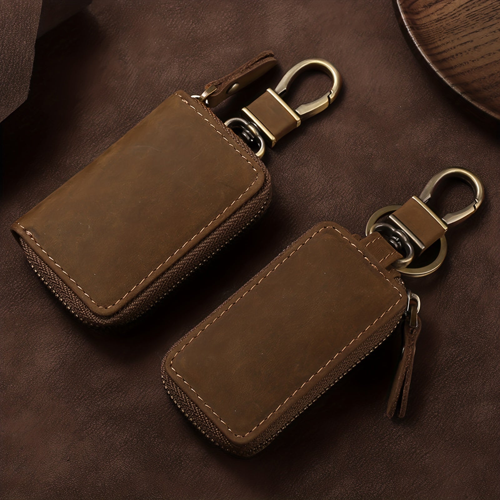 Universal Leather Keychain Set with Metal Buckle Zipper Bag