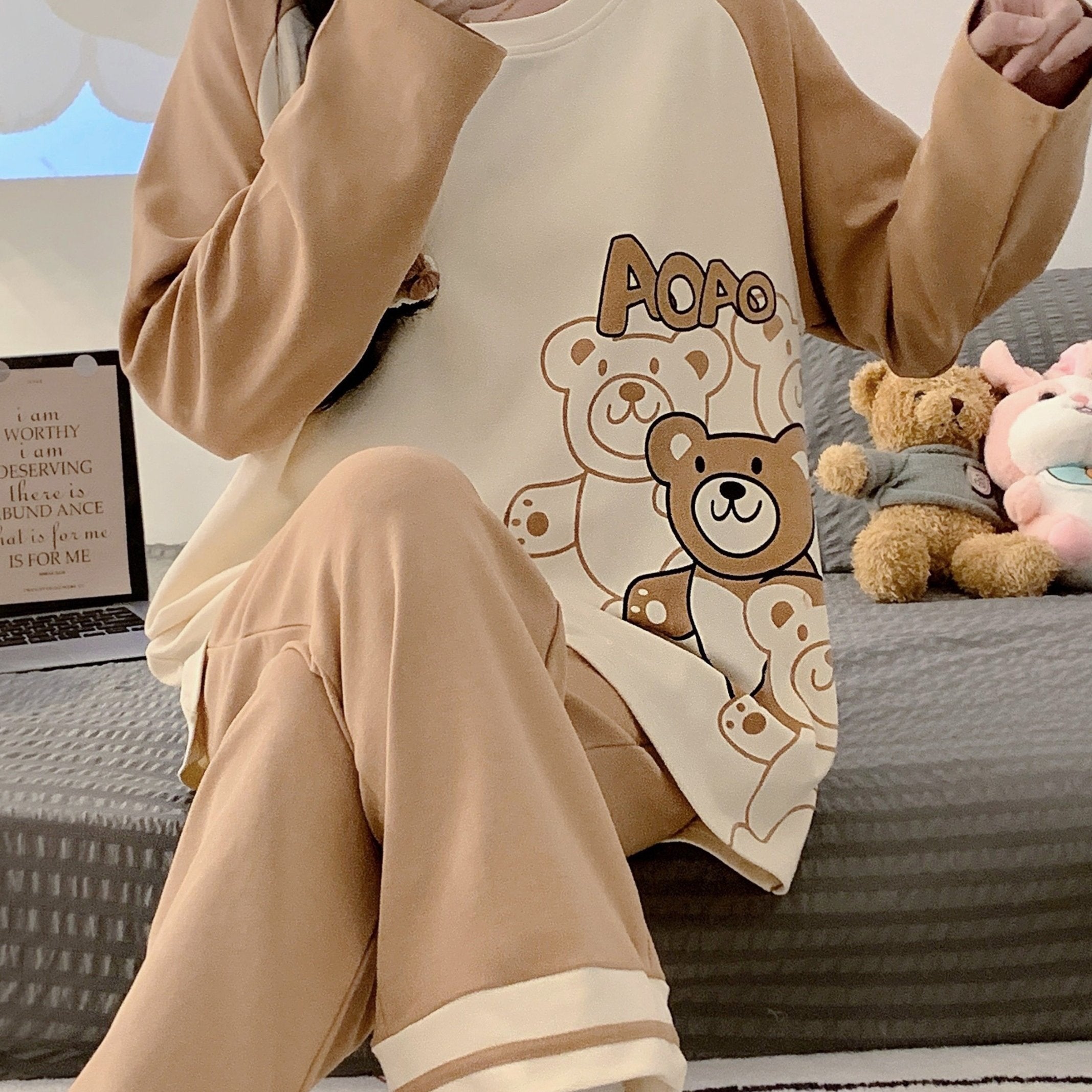Bear Print Pajama Set Long Sleeve Crew Neck Top & Pants