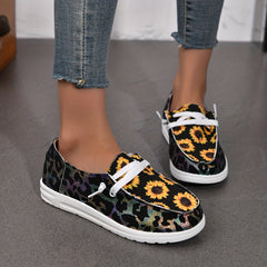 Chrysanthemum & Leopard Print Canvas Shoes Low Top Lace Up Round Toe Casual Shoe