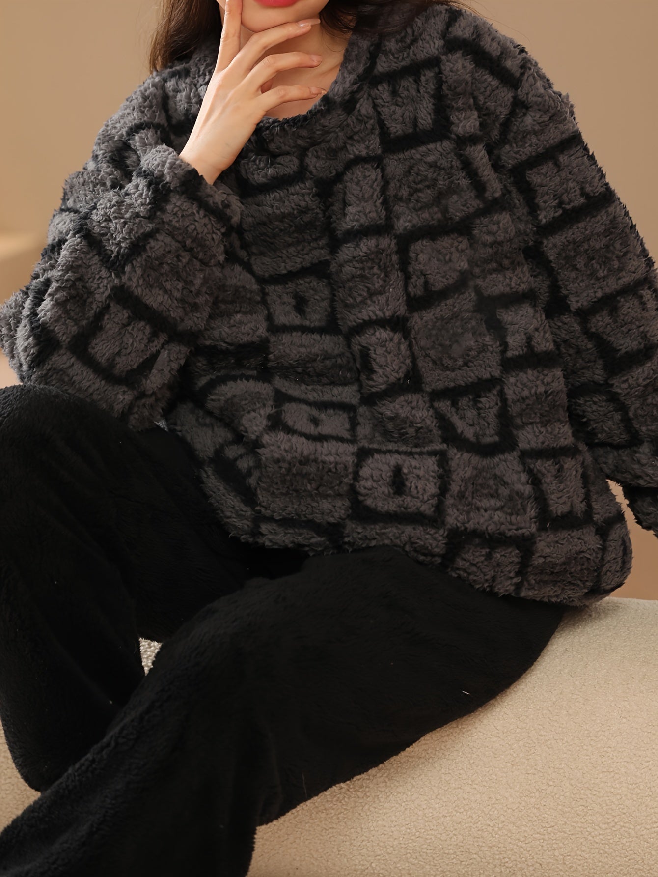 Letter Pattern Fuzzy Pajama Set Long Sleeve Crew Neck Top & Elastic Waistband
