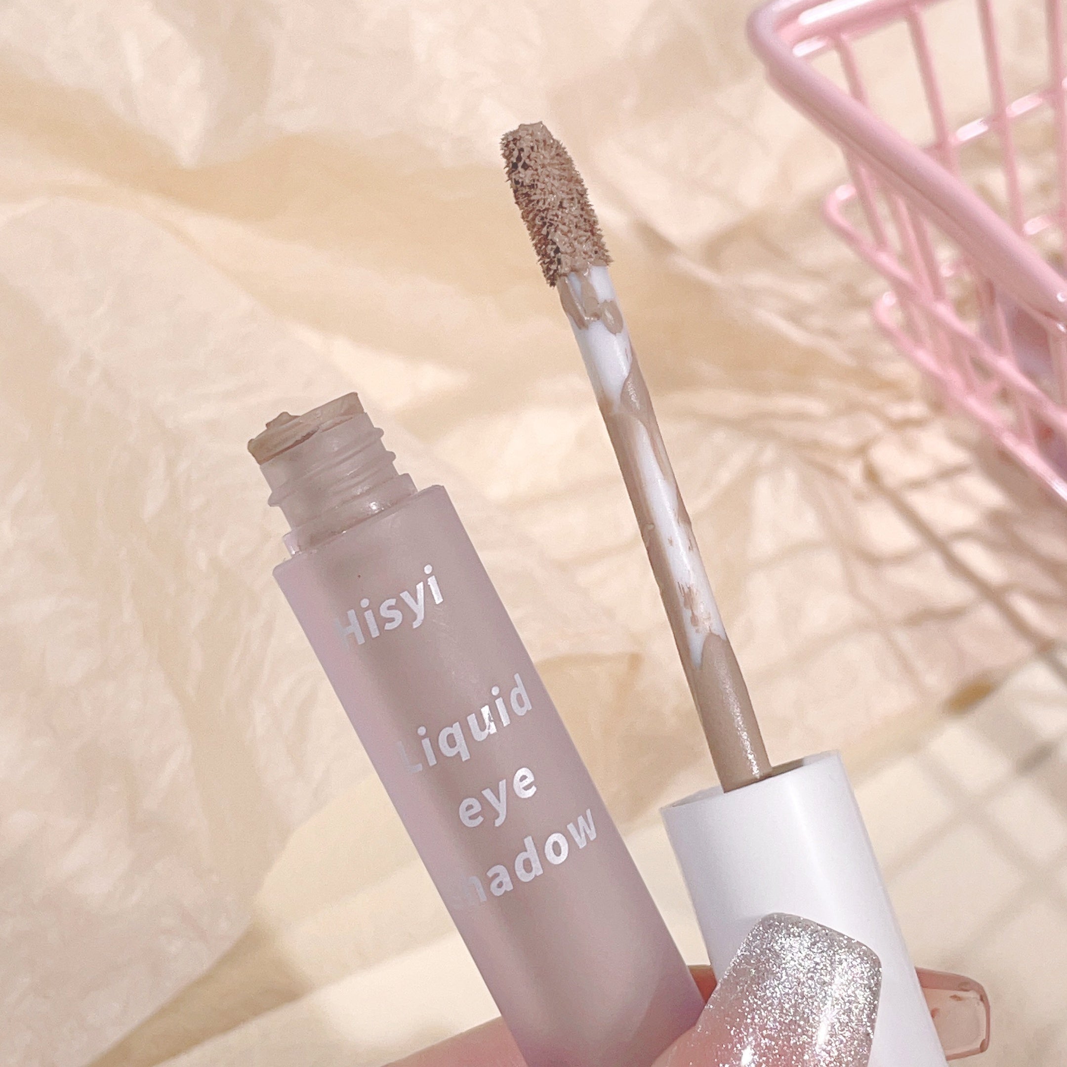 Long-Lasting Matte Liquid Eyeshadow in 4 Earth Tones