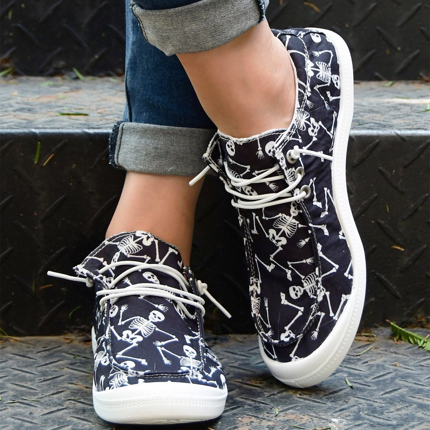 Women's Skull Print Canvas Shoes Lace-up Halloween Loafers