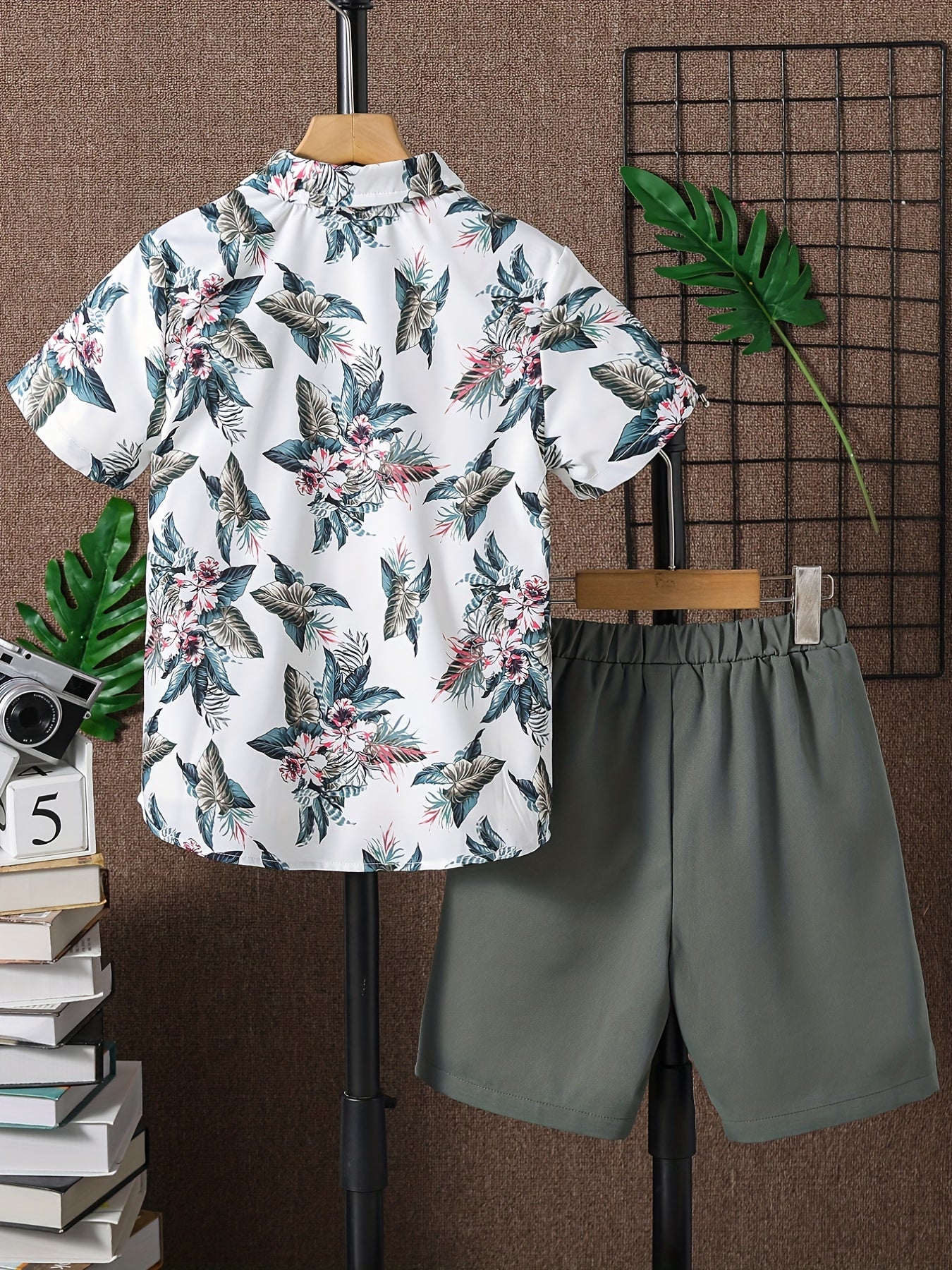 Boys Floral & Leaf Print Short Sleeve T-shirt & Shorts Set
