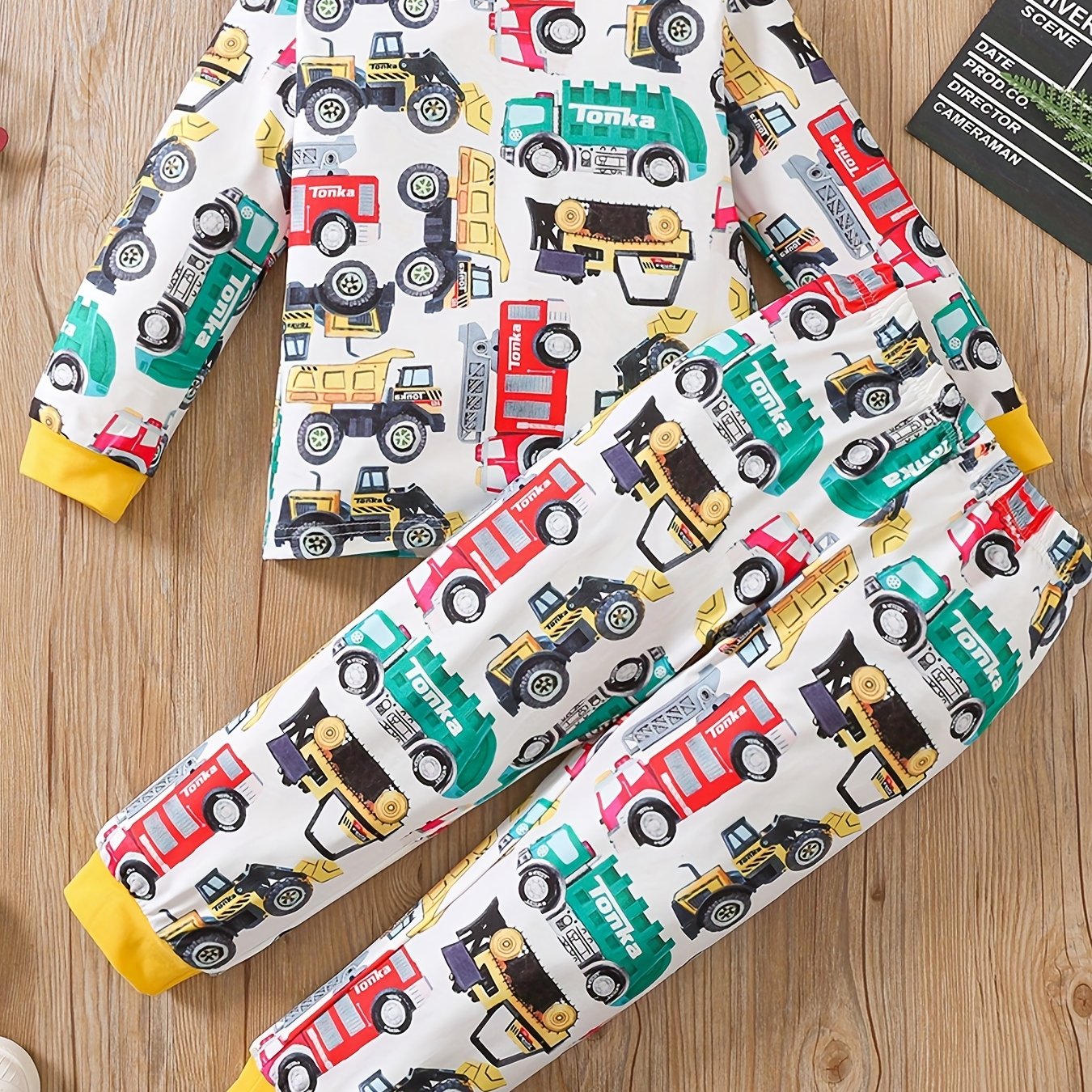 Kid's Car Print Pajama Set Long Sleeve Top & Pants