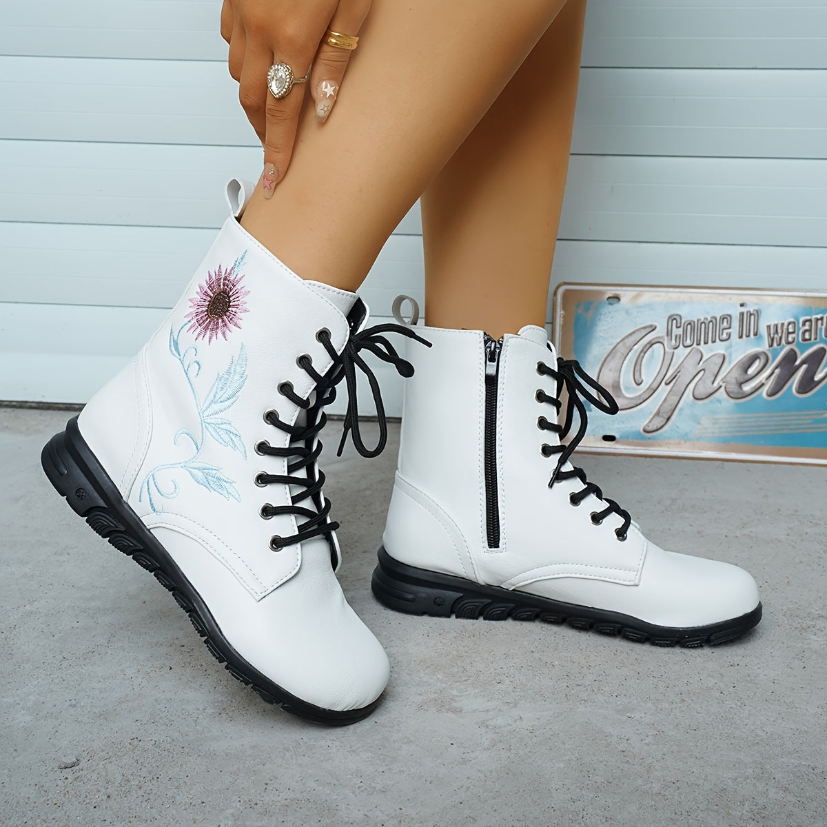Women's Flower Embroidery Mid Calf Boots Low Heel Outdoor Boots