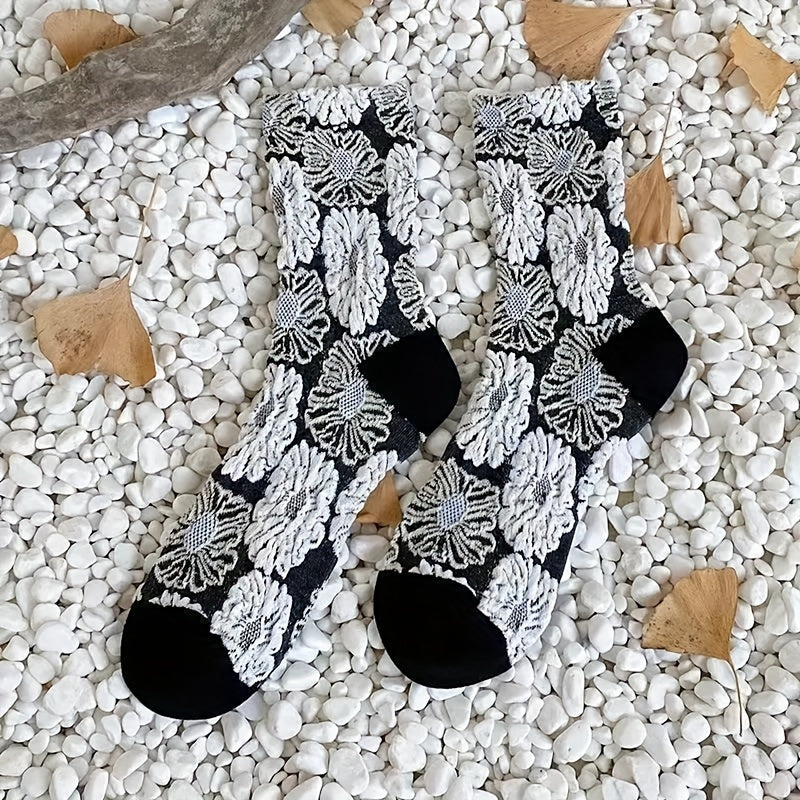 3 Pairs 3D Floral Textured Socks Retro Style Women's Mid Tube Socks
