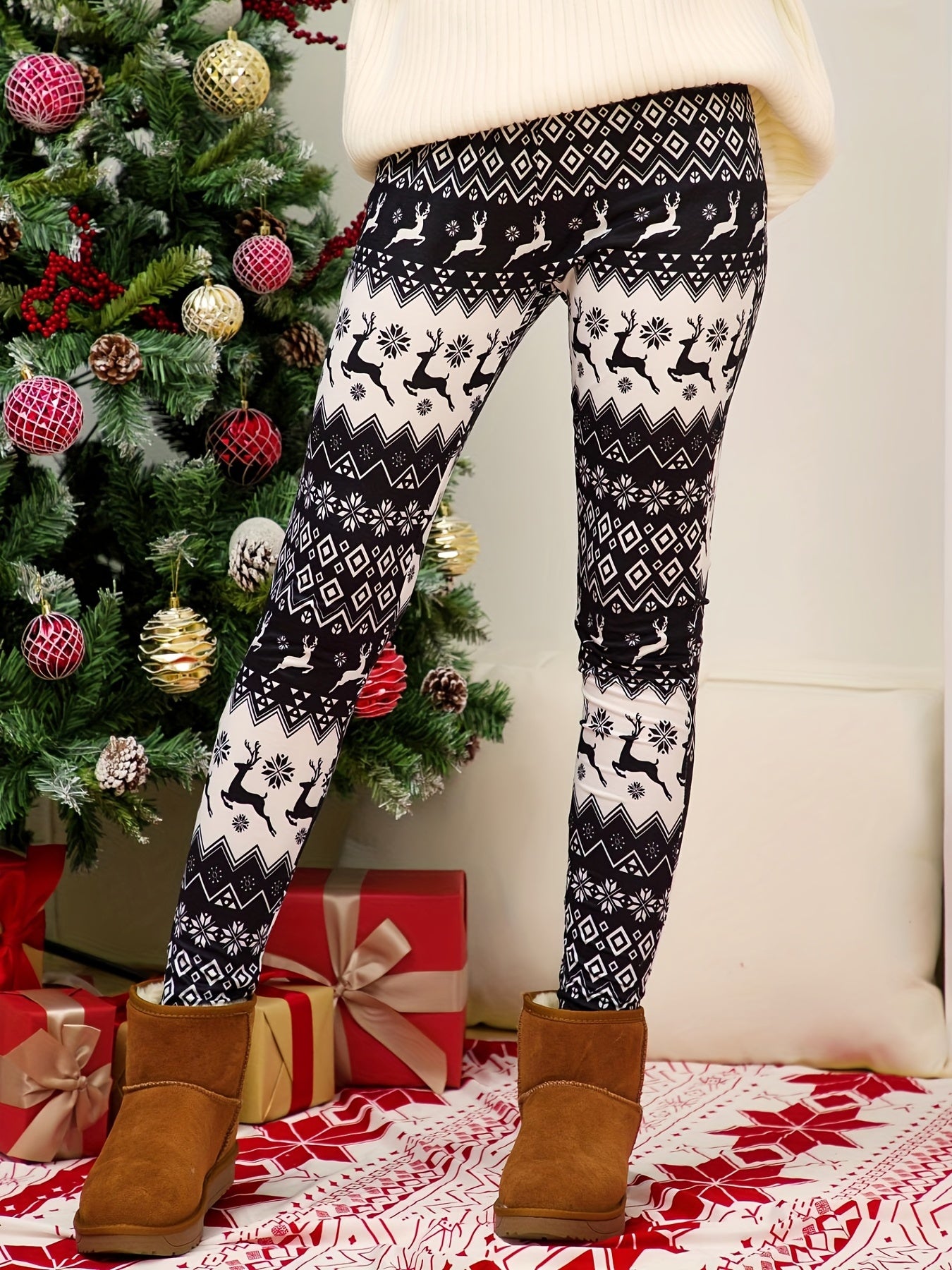 Plus Size Christmas Leggings Women's Plus Reindeer & Argyle Print Leggings