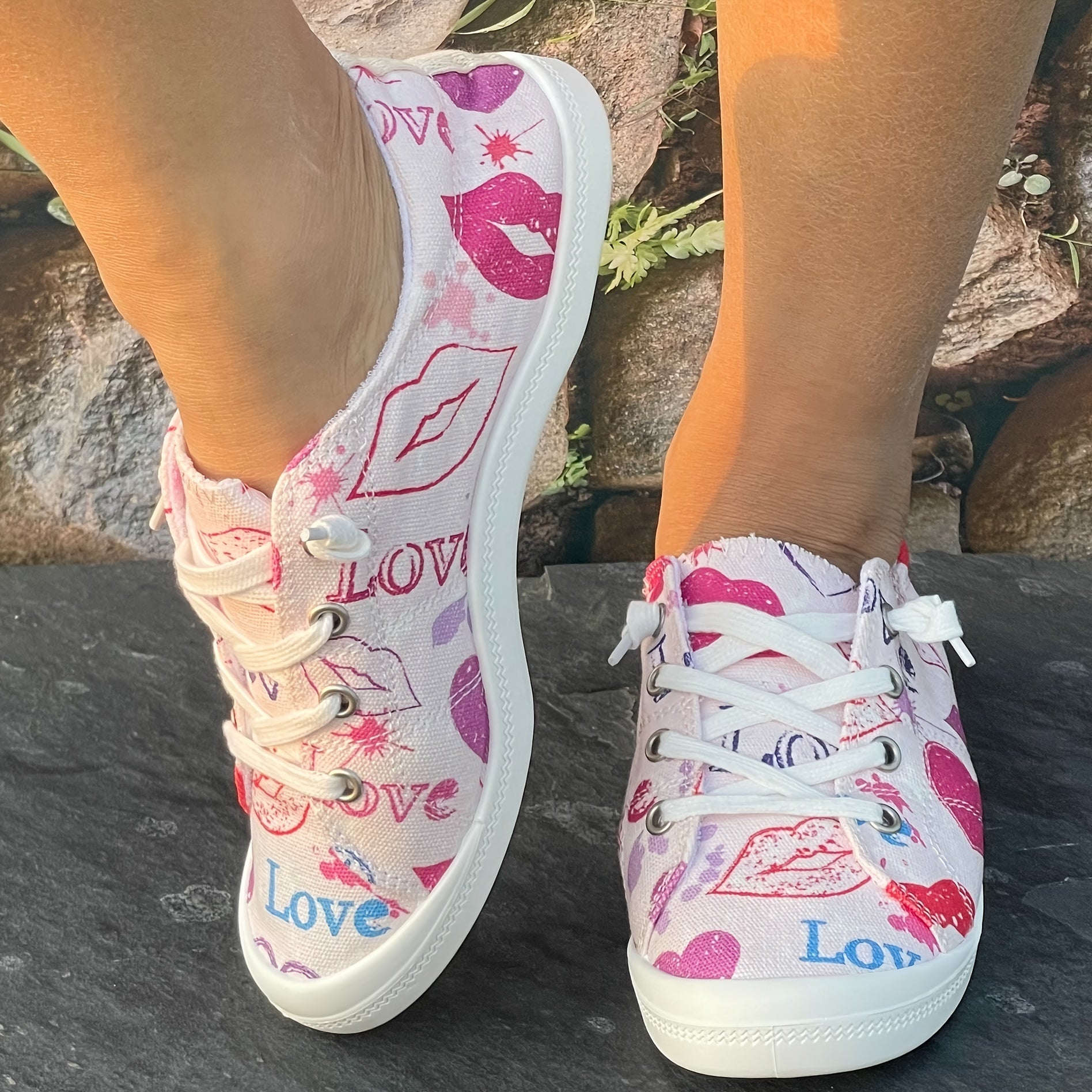 Heart Print Breathable Skate Shoes Flat Canvas Sneakers