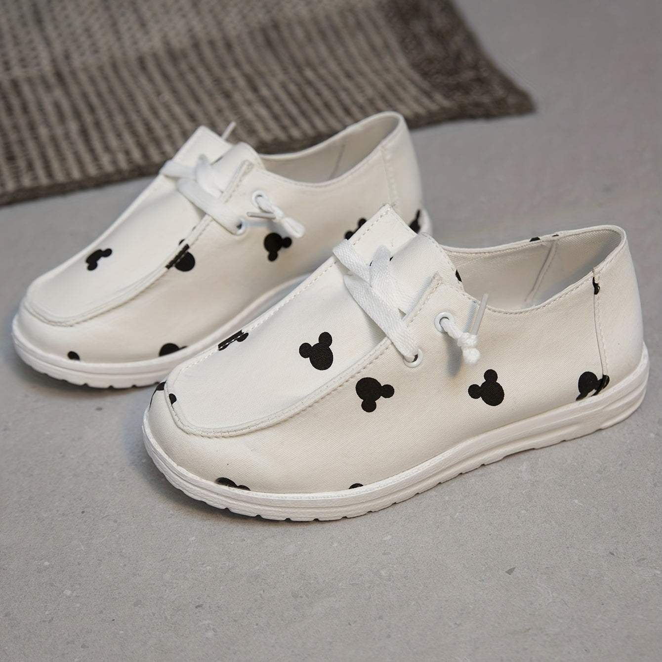 Women's Animal Print Canvas Shoes Lightweight Low Top Lace Up Shoes