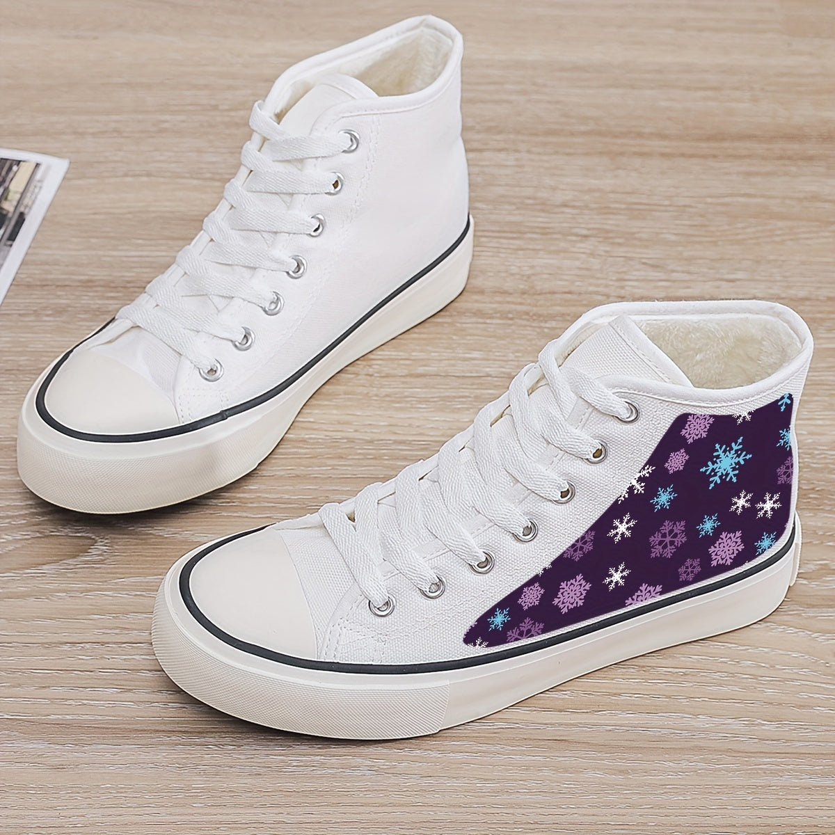 Christmas Snowflake Print Plush Lined Canvas Sneakers