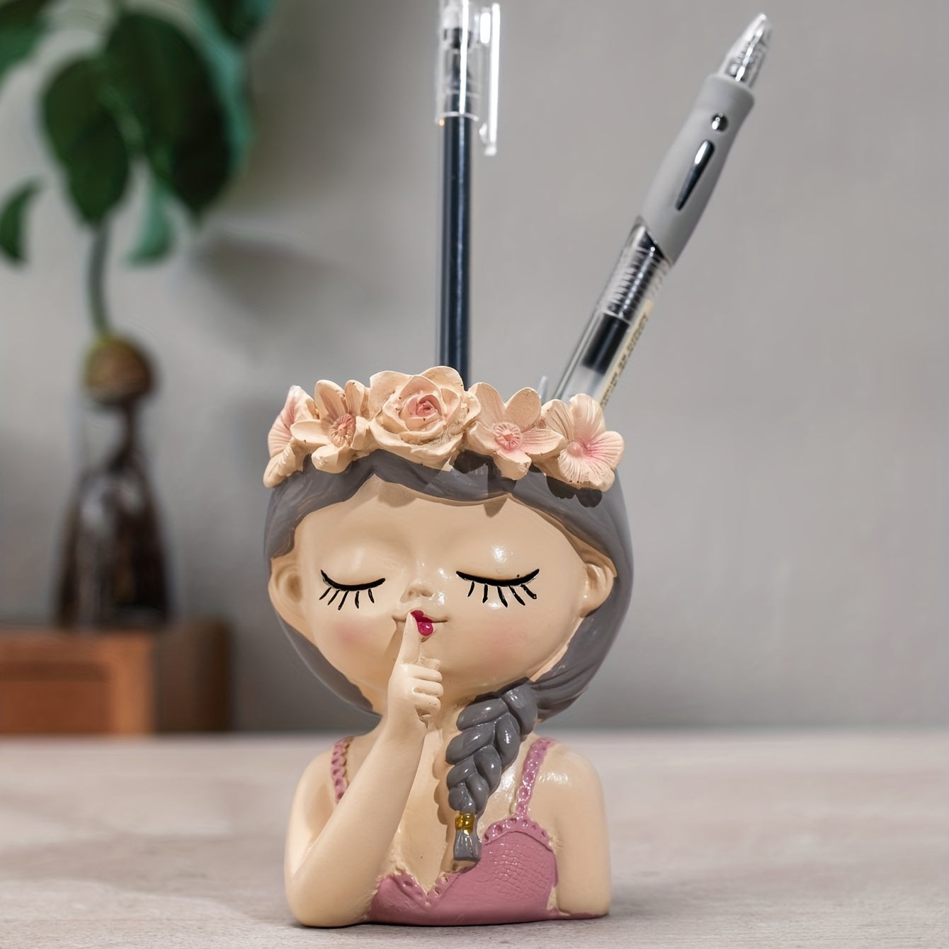 Resin Girl-Shaped Desk Organizer