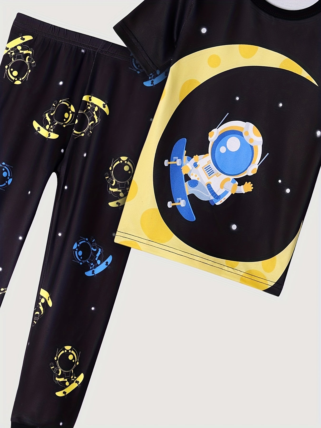 Boy's 2pcs Astronaut Skateboard Pajama Set