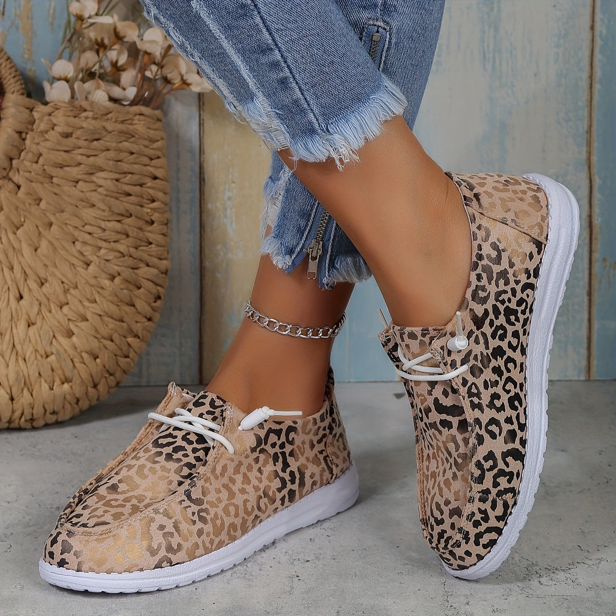 Leopard Print Low Top Walking Sneakers Lightweight Casual Shoes