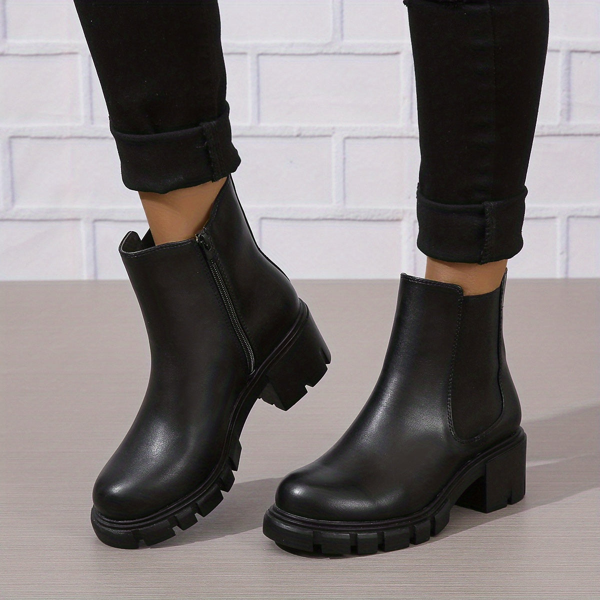 Women's Chunky Chelsea Boots Round Toe Zipper Short Boots Combat Boots